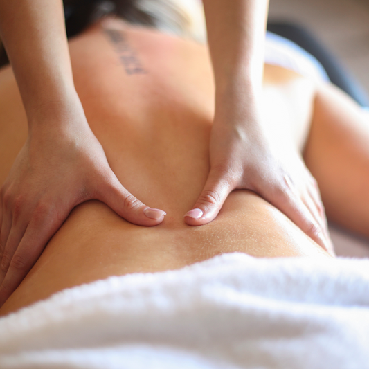 Energetische Anti-Stress-Massage mit Aromatherapie und Energiearbeit für tiefe Entspannung